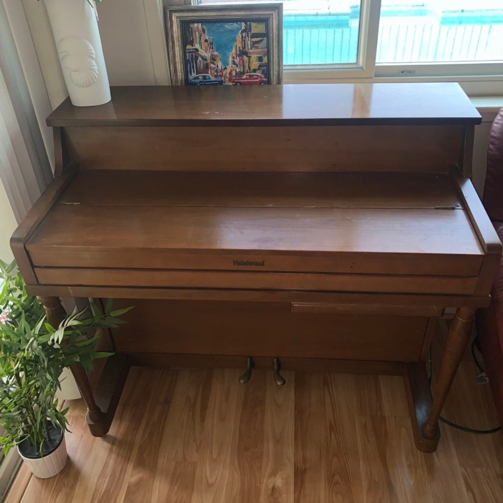 Apartment size Piano